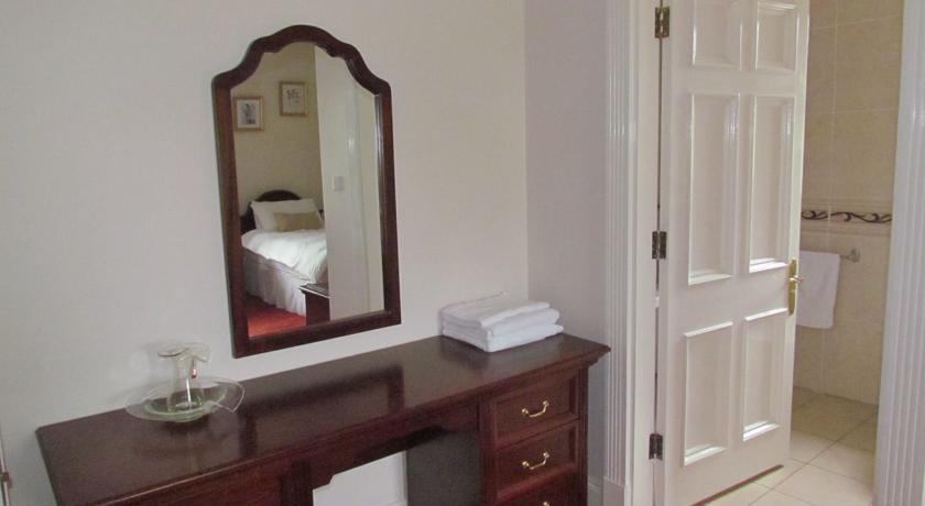 Gate Lodge B&Bポータムナ 部屋 写真